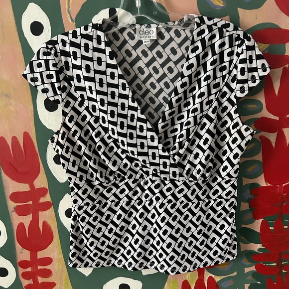 HOST PICK Cleo petites top size medium - Picture 15 of 16